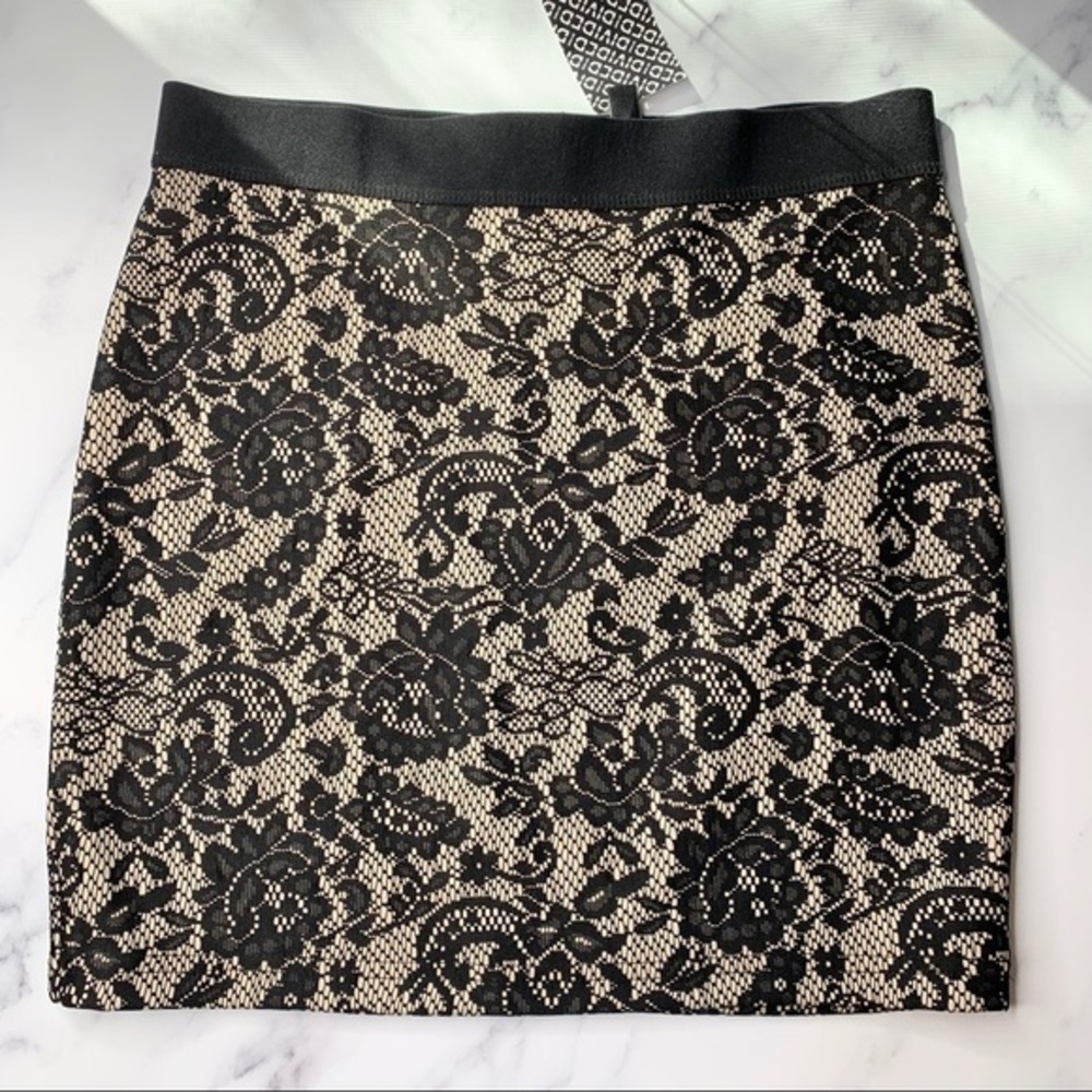 NWT H&M Elastic Wide Band Black Lace Print Skirt